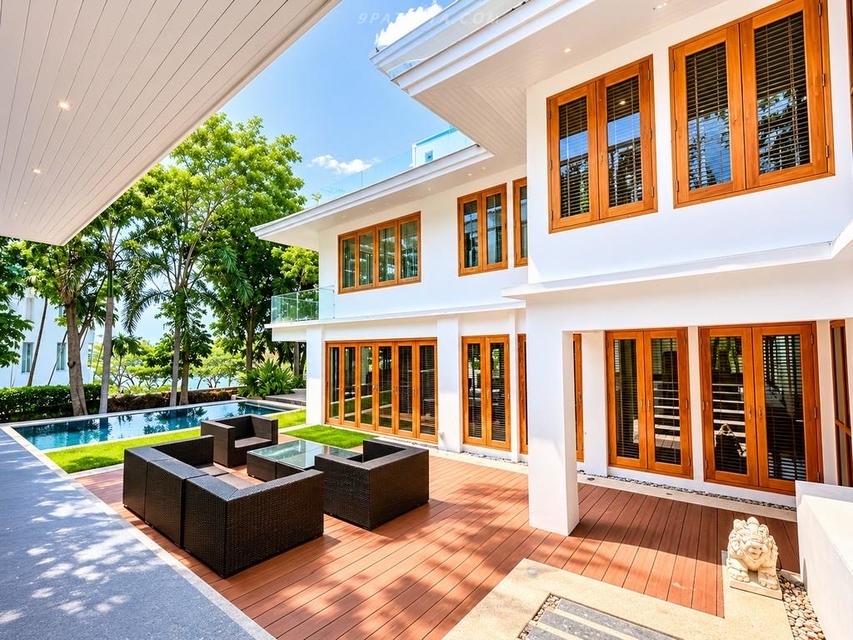 For Sale / Rent — Ultra Luxury Private Beachfront Villa, Wongamat North PattayaA rare private beachfront residence Wongamat Beach, North Pattaya 9