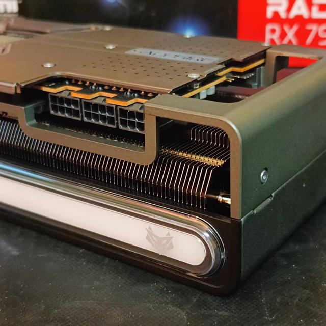 AMD RADEON VAPOR-X 24GB GDDR6 4