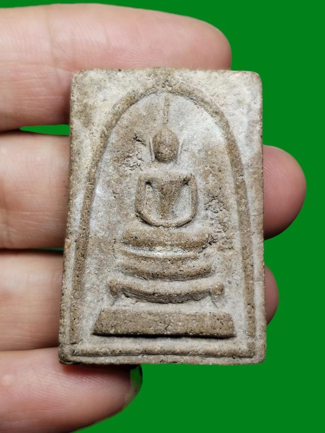 พระสมเด็จ ฐานขาโต๊ะ เนื้อผง ผสมว่าน เก่า ไม่ทราบที่