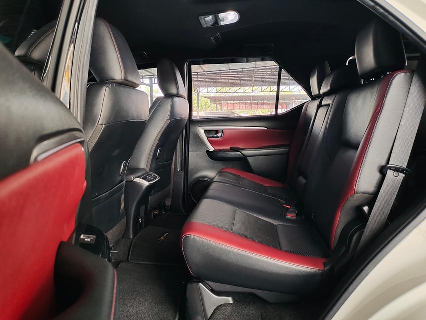 TOYOTA LEGENDER 2.4 V.2WD. ปี 2021 Mile 63,756 km. (1,150,000)  13