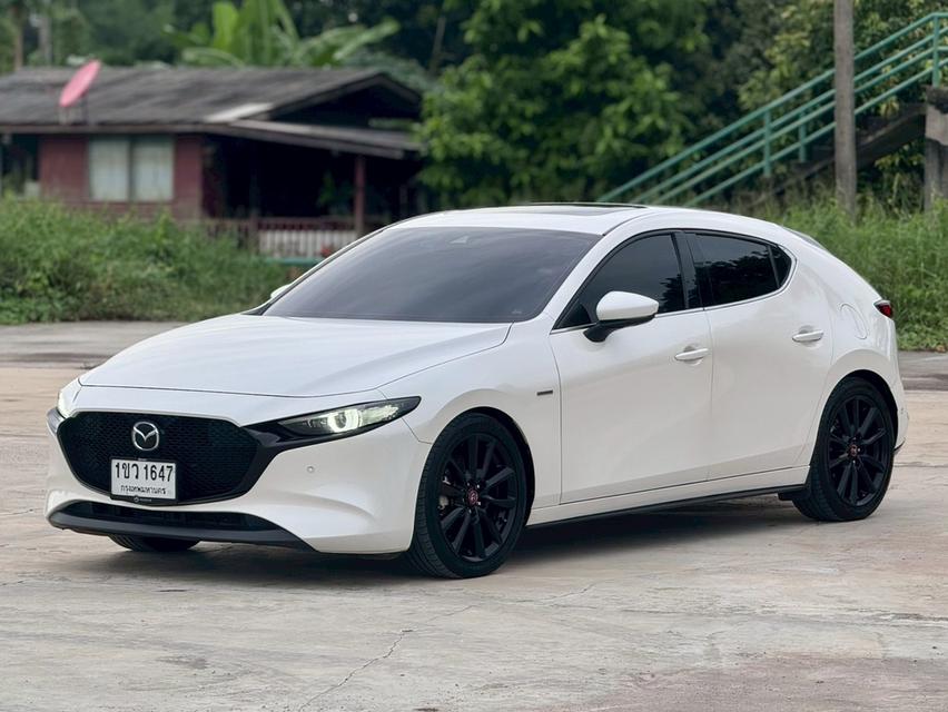 MAZDA 3 SKYACTIVE Hatch 5dr  100th TOP  Sports SA 6sp FWD 2.0i Y2021 สีขาว  เกียรออโต้ 