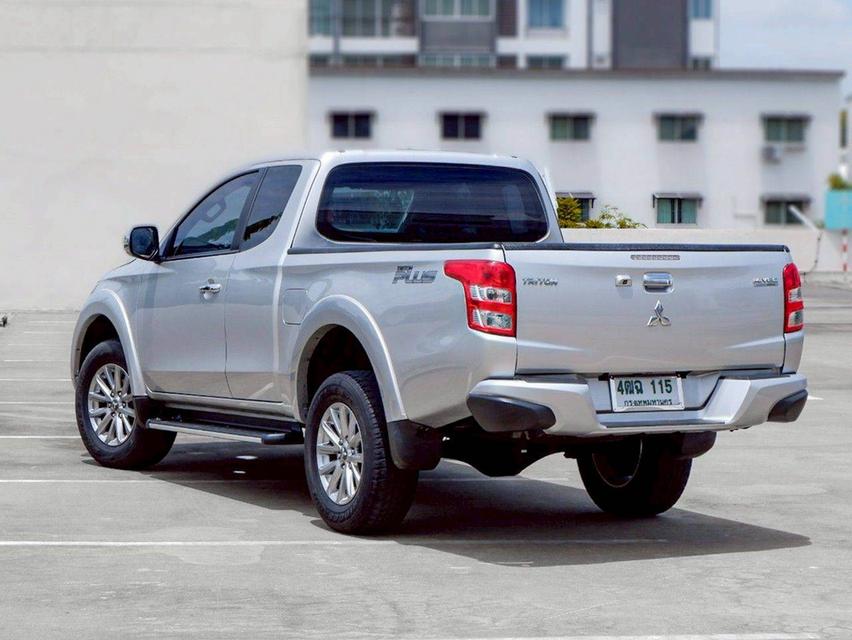 Mitsubishi Triton Megacab 2.4 GLS Limited Plus เกียร์ M/T สีบรอนซ์เทา ปี 2015
