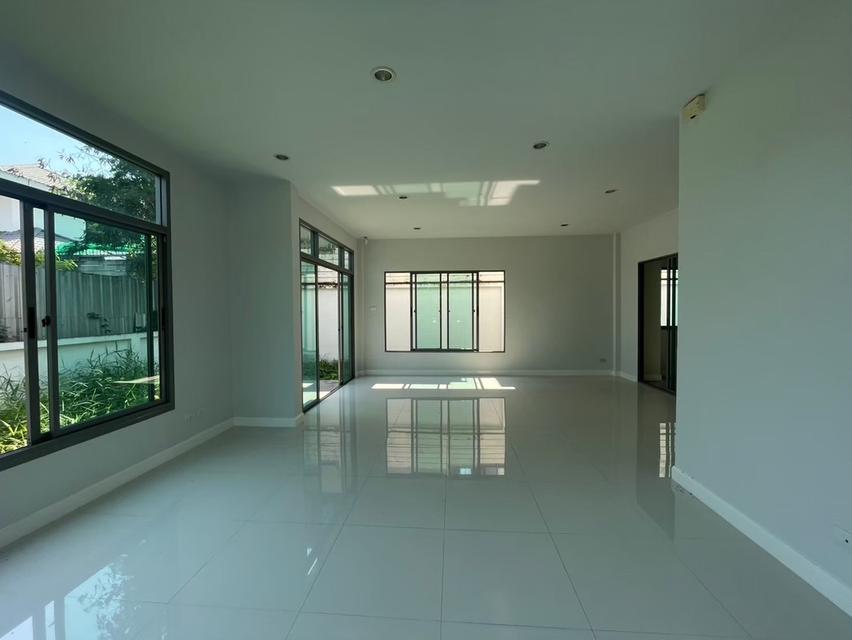 บ้านเดี่ยวรีโนเวทใหม่ สวยหรู พร้อมอยู่ตั้งอยู่ในโครงการคุณภาพ “Perfect Place สุวรรณภูมิ 2” โดย Property Perfect 4