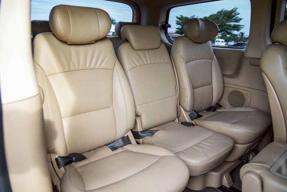 HYUNDAI H-1 Deluxe ปี 2016 11