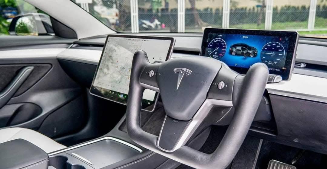 Tesla Model 3 สีดำ 9