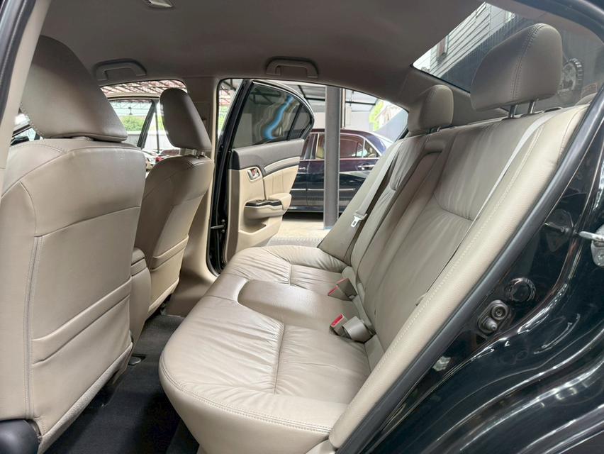 HONDA CIVIC FB 1.8 E Navi ปี 2015 14