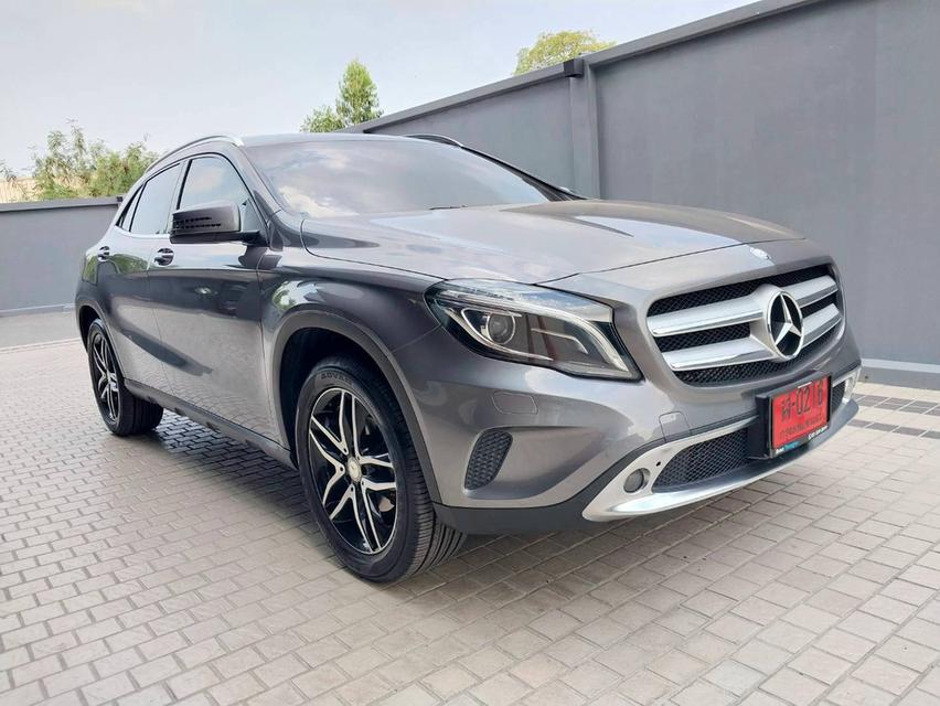 2015 Benz GLA200 สีเทา รูปย่อยที่ 2