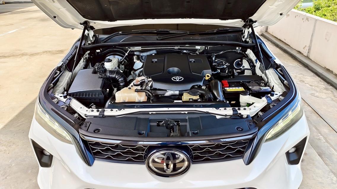 TOYOTA Fortuner 2.8 LEGENDER 4WD 6A/T ปี 2020 จด 2022 รูปที่ 9