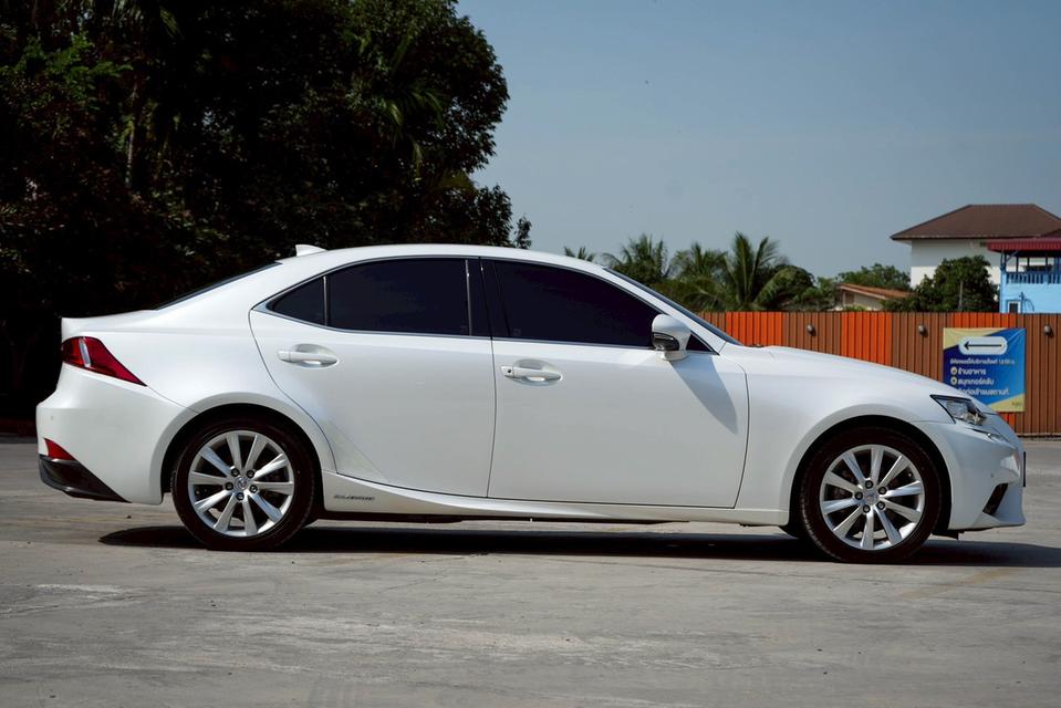 LEXUS IS300h 2.5 Luxury AT 2016 รูปที่ 2