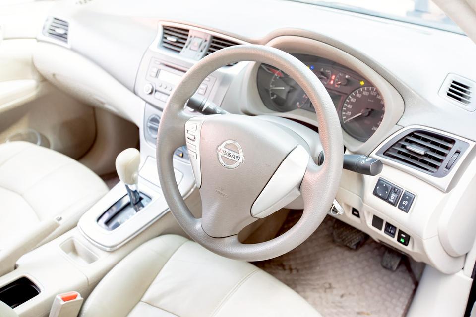 Nissan Sylphy 1.6S ปี 2013 เกียร์ออโต้ สีเทา มือเดียวป้ายแดง 15