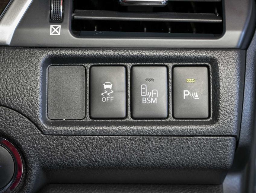 TOYOTA CAMRY 2.0 G Extremo ปี2016 16