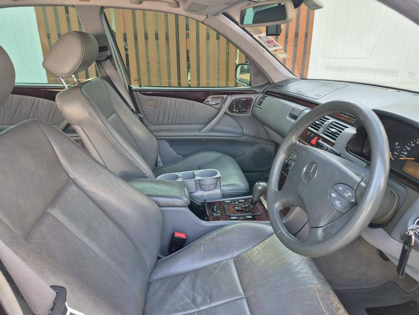 รถขาย Benz E240 W210 ปี 2001 สีดำ เลขไมล์น้อย รูปที่ 8