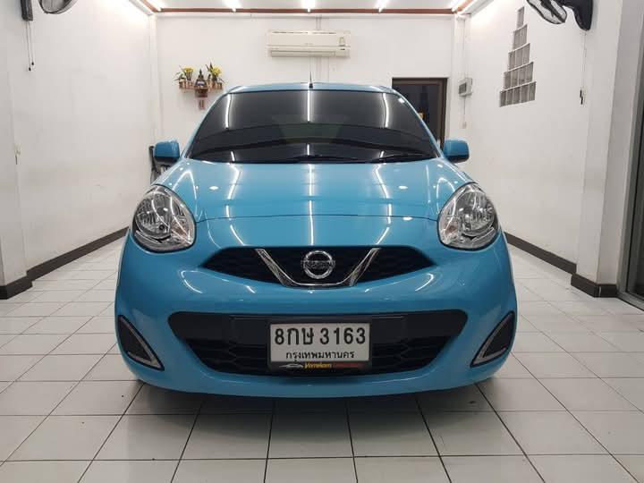 Nissan March สีฟ้า 2