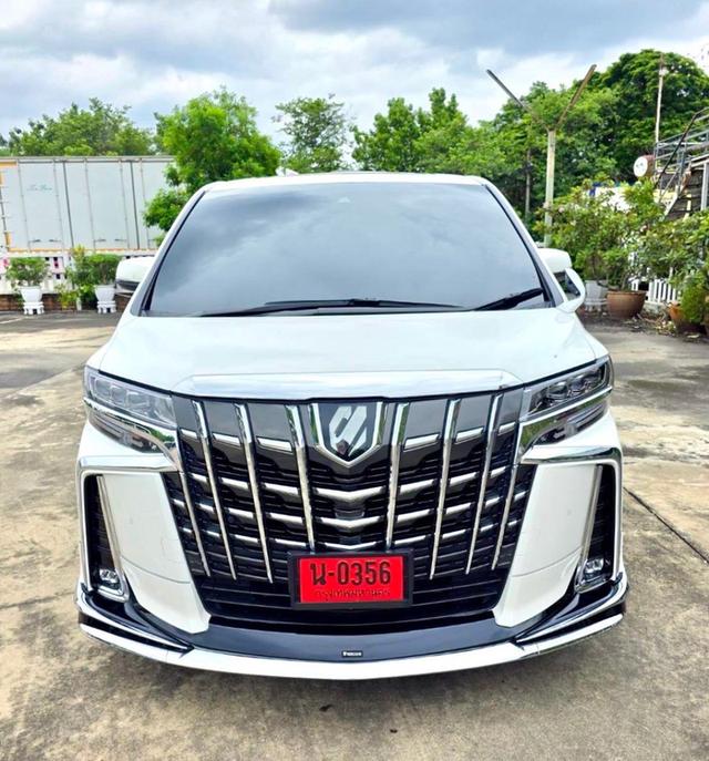 Toyota ALPHARD 2.5SC PACKAGE สีขาว ปี 2023 ไมล์ 30,000 กม.