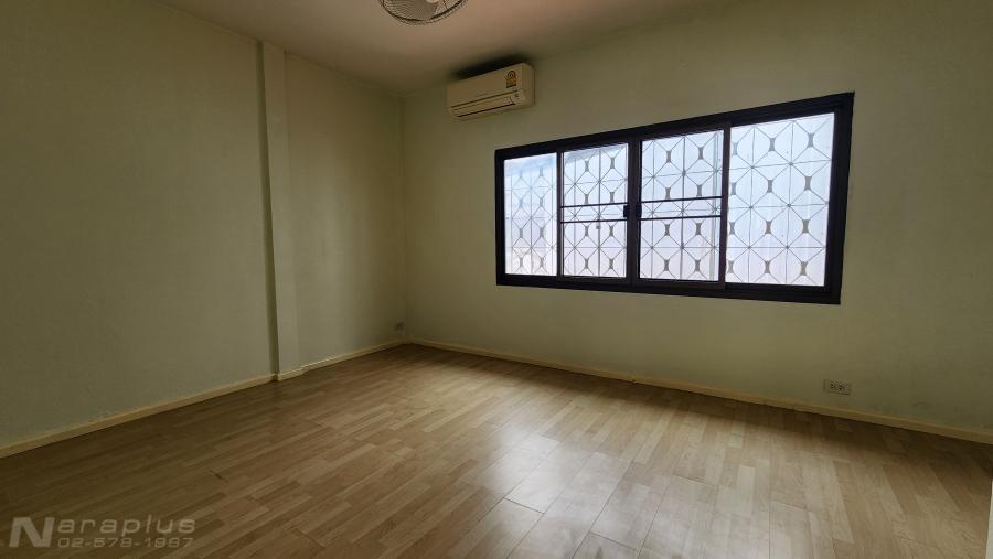 68050638 : ขายทาวน์เฮ้าส์ 2 ชั้น หน้ากว้าง 5 เมตร บนเนื้อที่ขนาด 20 ตร.ว. หมู่บ้านราณี 3 ถนนนวมินทร์ 135 กรุงเทพฯ 20