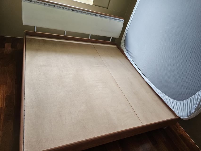 เตียงไม้ ขนาด 6 ฟุตพร้อมไม้อัดรองเตียง