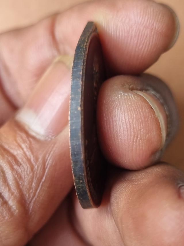 เหรียญอาจารย์ฝั้น รุ่นแรก ปี ๒๕๐๗ (ด้านหลังไม่มีหลุม) รูปที่ 10