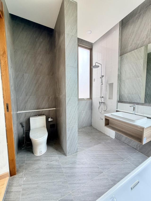 LUXURY VILLA FOR SALE – LAGOON CHALONG 11