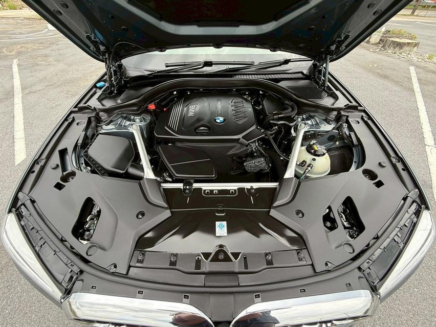 BMW 520 d M-Sport ปี 20 สีเทา ดีเซล ไมล์น้อย 71000 โลแท้ๆ เจ้าของมือเดียวสภาพเหมือนป้ายแดง รถสีเดิม รถออกศูนย์ millennium รูปที่ 19
