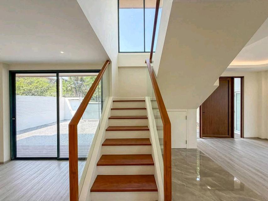 ขายบ้านเดี่ยว 2 ชั้น หลังมุม สไตล์ Modern Luxury สุขุมวิท 71 | 4 ห้องนอน พร้อมห้องนอนชั้นล่าง | สงบเป็นส่วนตัว | เดินทางสะดวก 7