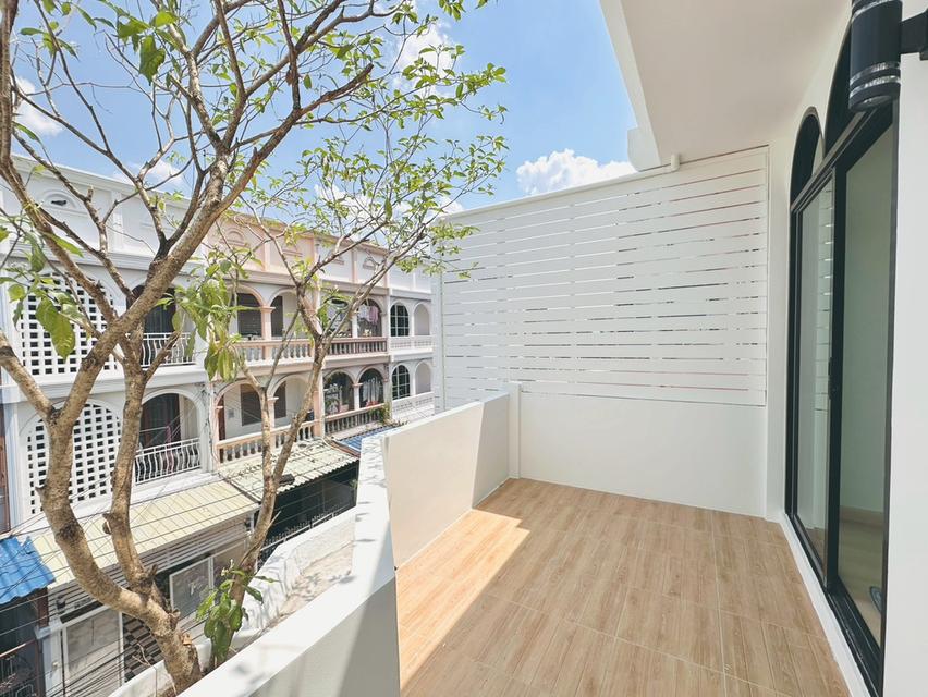 ขายทาวน์โฮม 3ชั้น 16.5ตรว. สุทธิสาร-รัชดา ใกล้mrt,bts ใจกลางเมือง เดินทางสะดวก พร้อมเข้าอยู่ 13