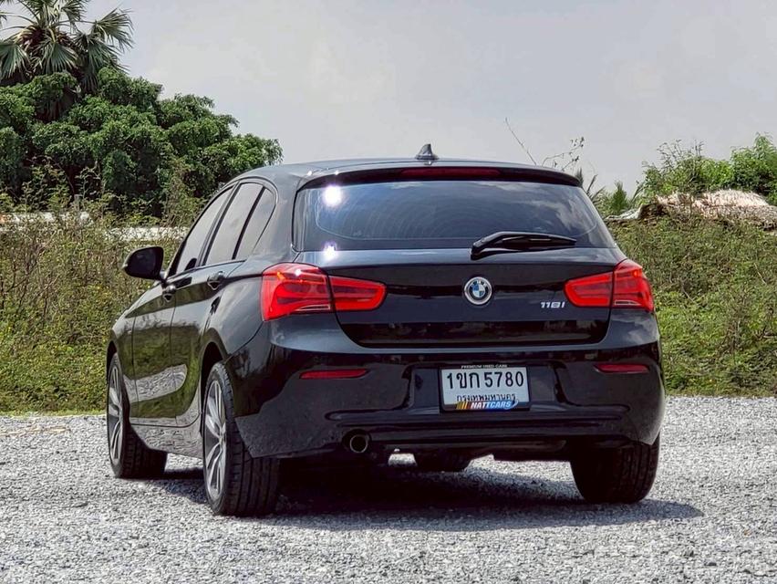 BMW 118i Sport Line Hatchback (F20) LCI 2016 แฮทช์แบ็กสุดหรู คล่องตัว ปลอดภัย ราคาประหยัด 7