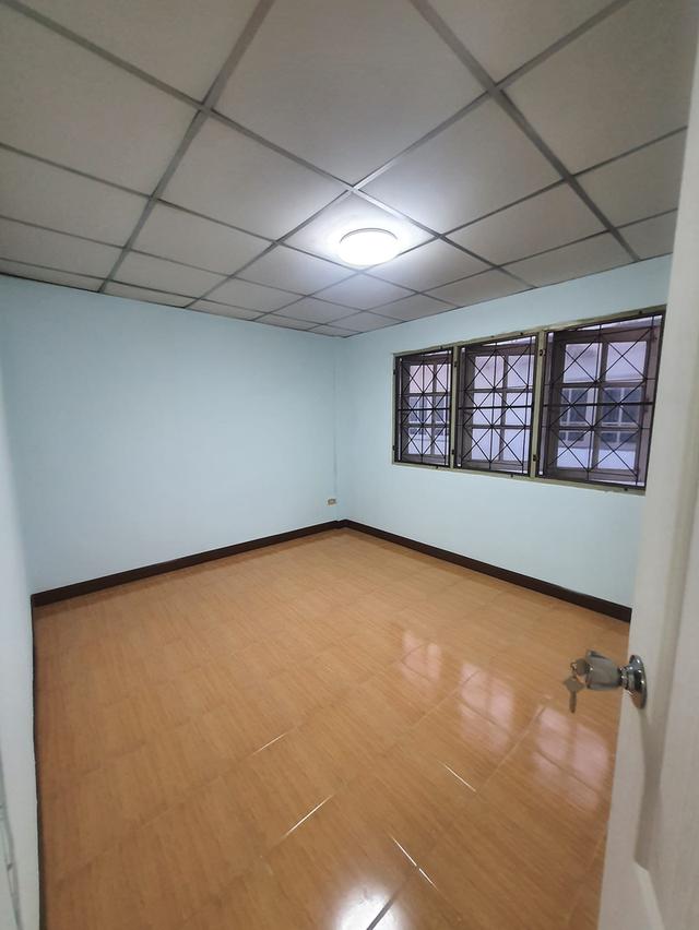 ให้เช่าทาวน์เฮ้าล์หมู่บ้านร่มรื่นวิลล์ 2 มี 2 ห้องนอน 2 ห้องน้ำ 8,000 บาท/เดือน 10