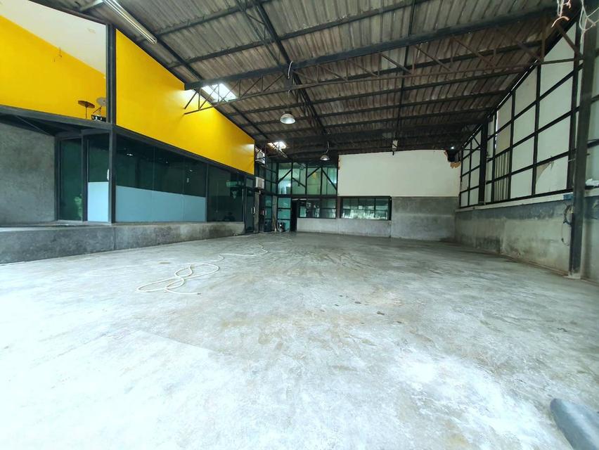 ขายด่วน..ที่ดินพร้อมพื้นที่อเนกประสงค์ เนื้อที่ 60 ตรว. ทำเลทิง ติดถนนซอยหลักโกสุมรวมใจต้นซอย เดินทางสะดสก 2