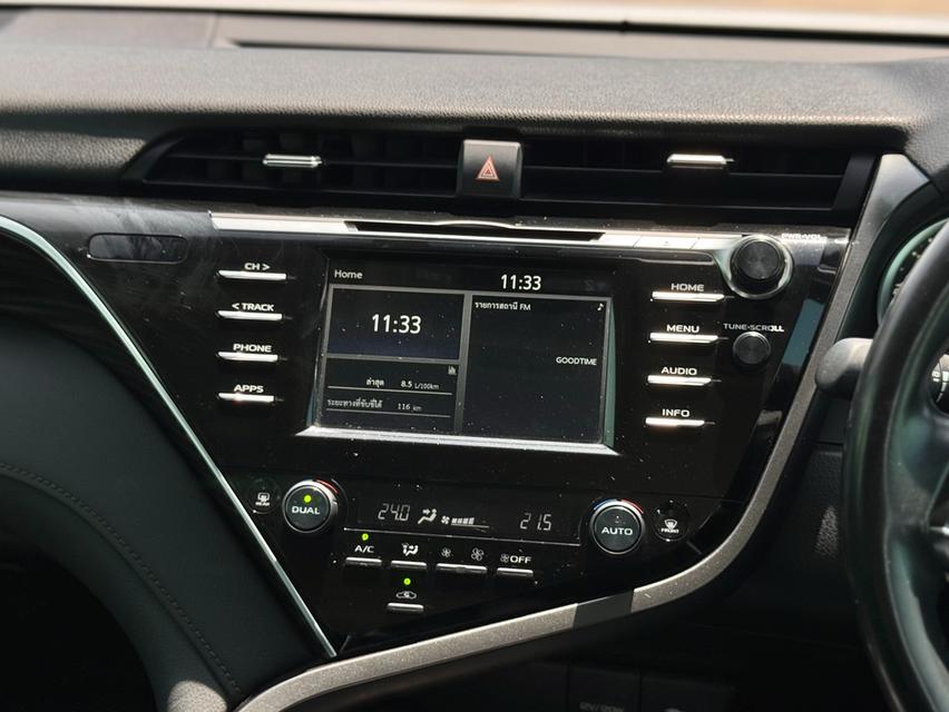 TOYOTA. CAMRY  Sedan 4dr SA 8sp FWD 2.5 G  Y2020. สีขาว 14