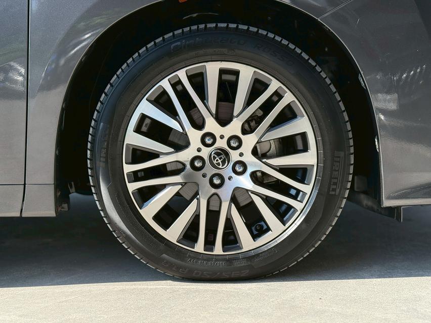 Toyota Vellfire 2.5ZG ปี17 19