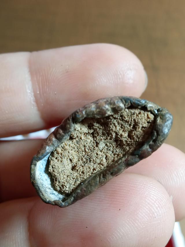 พระเนื้อโลหะสนิมแดง ยุคเก่า รูปที่ 3