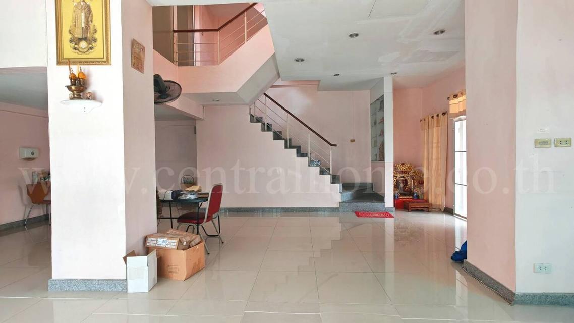 ทาวน์เฮ้าส์ 2 ชั้นครึ่ง สรานนท์ ติวานนท์ - ปากเกร็ด หลังมุม 11