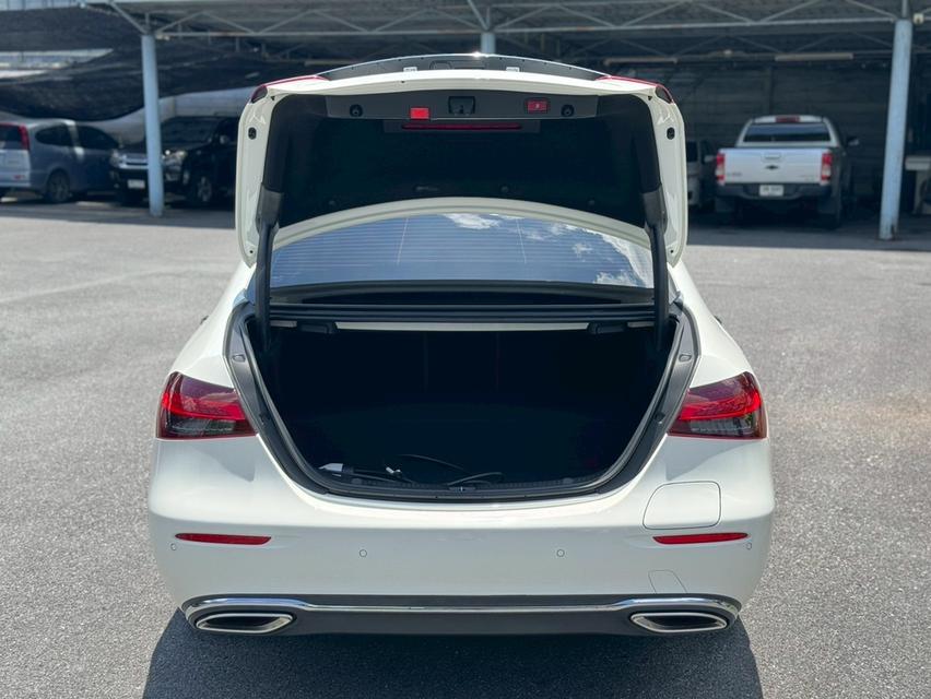 Mercedes-Benz E300e Avantgarde Facelift (W213) ปี 2021  9