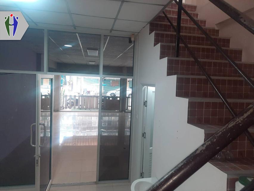 อาคารพาณิชย์ให้เช่า ติดถนนซอยสยามคันทรีคลับ พร้อมเปิดร้าน •	อาคารพาณิชย์ 4 ชั้น 2 คูหาต่อกัน เนื้อที่ประมาณ 160 ตารางเมตร 2 คูหา •	มีที่จอดรถหน้าตึก • 6