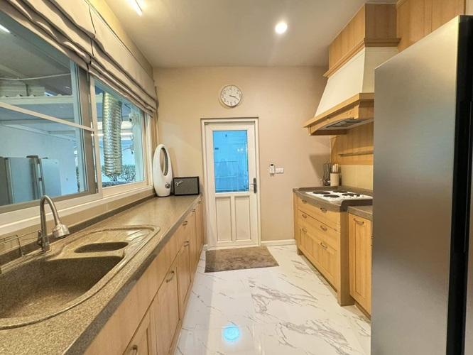 U1398 ให้เช่าบ้านเดี่ยว 2 ชั้น ย้านรามอินทรา จตุโชติ บ้านหลังใหญ่พร้อมสระว่ายน้ำในบ้าน บ้านพร้อมเฟอร์ครบ ทำเลดีเดินทางสะดวกเข้าออกได้หลายทาง 2