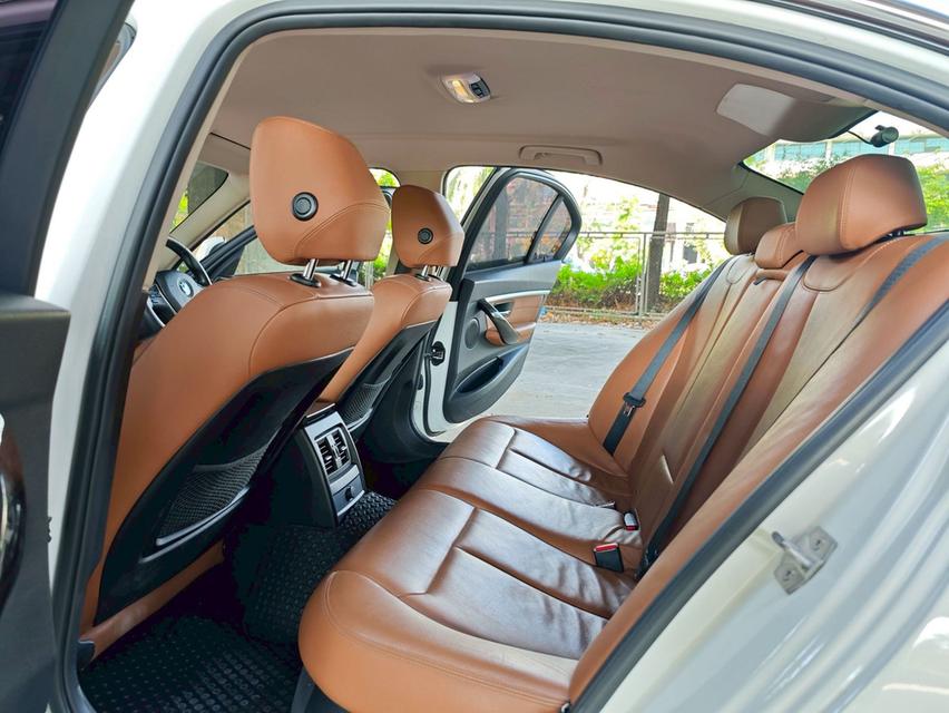 🚗 BMW 320i Luxury F30 AT ปี 2018 รูปที่ 19