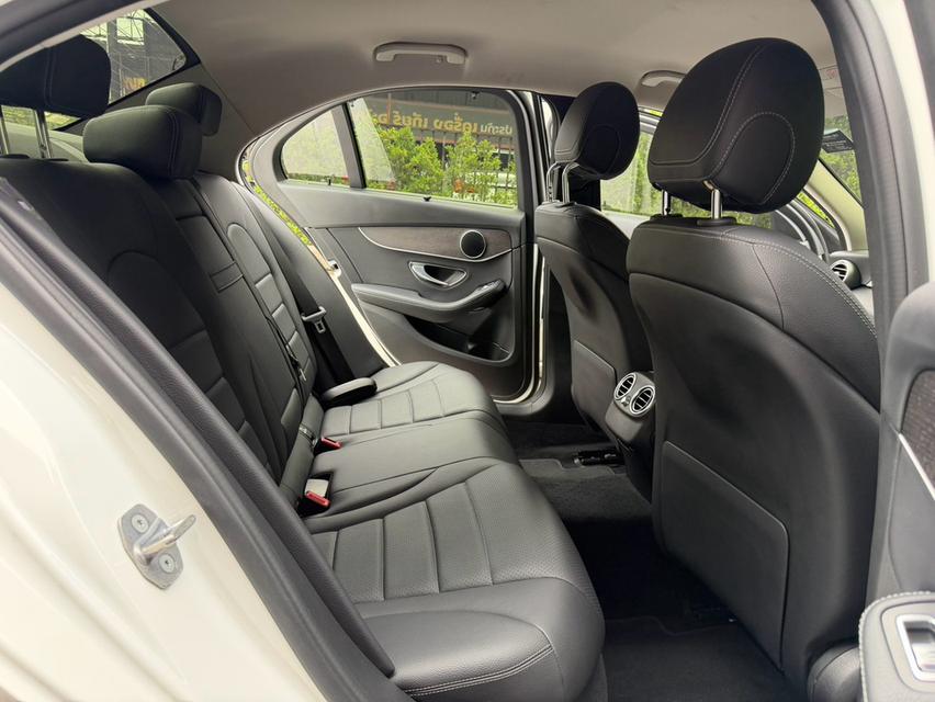 Benz C220d AV Facelift 2020 สีขาว เข้าศูนย์ Benz ตลอดทุกระยะ รูปที่ 10