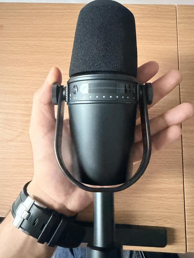 ไมค์ Shure MV7 มือสอง อุปกรณ์ครบ 4