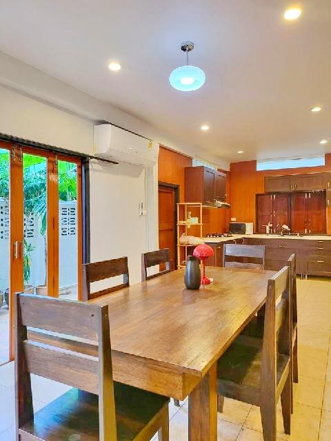 MRT สุทธิสาร 600 ม. บ้านทรงไทย 240 ตร.ม.รับจดบริษัทได้ ให้เช่าบ้านเดี่ยว 2 ชั้น 60 ตร.วา. ทำเป็น Airbnb ร.นานาชาติเดอะรี 3
