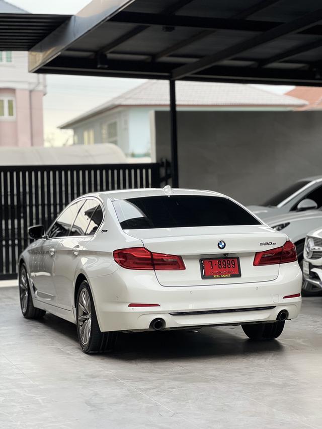 BMW 530e Elite 13