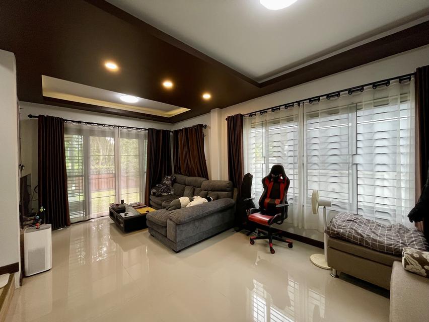 บ้านเดี่ยว 2 ชั้น 3 ห้องนอน 3 ห้องนอน 70 ตร.ว. พื้นที่ใช้สร้อย 180 ตร.ม. เมืองเชียงราย ห่างเซนทรัล 3 กม. แอร์ทุกห้อง เครื่องทำน้ำอุ่น ประตูรีโมท 11