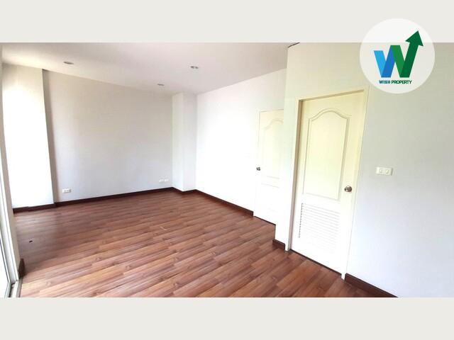 ขายบ้านใกล้นิคมเจโม เอชทูโอ บางนา หลังมุม พื้นที่กว้าง ทำเลดี ติดถนนใหญ่ เดินทางสะดวก ใกล้มอเตอร์เวย์ เมกาบางนา 4