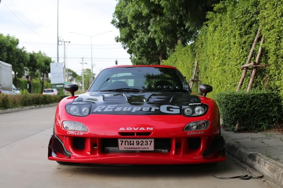 Mazda RX 7 สีแดง