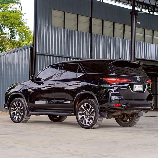 รหัสรถ 12AT9599 Toyota Fortuner 2.8 Legender Black Top 4WD | ปีจด : 2021 3