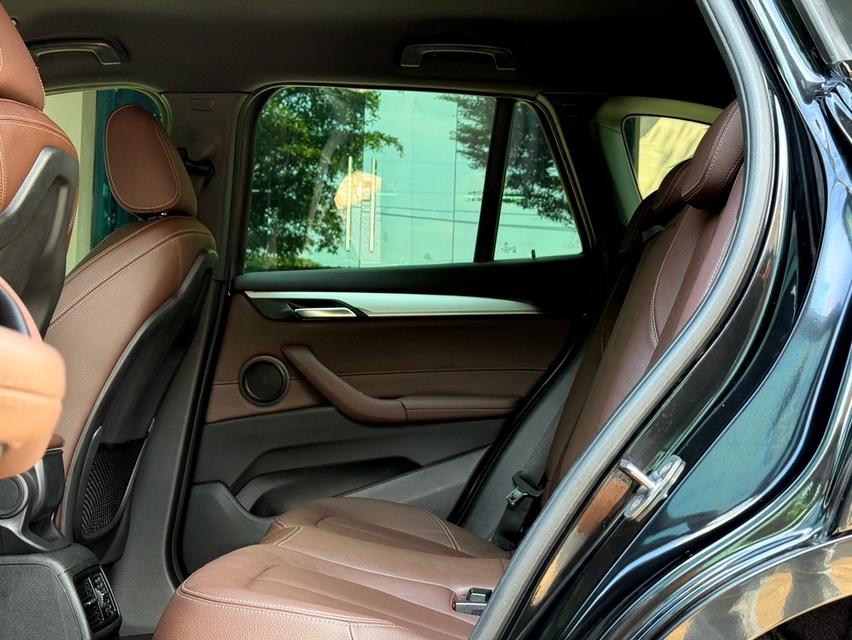 2021 BMW X1 20D MSPORT รถมือเดียวออกป้ายแดง รถวิ่งน้อยเพียง 80,000 กม เข้าศูนย์ตามระยะ รถไม่เคยมีอุบัติเหตุครับ รูปที่ 9