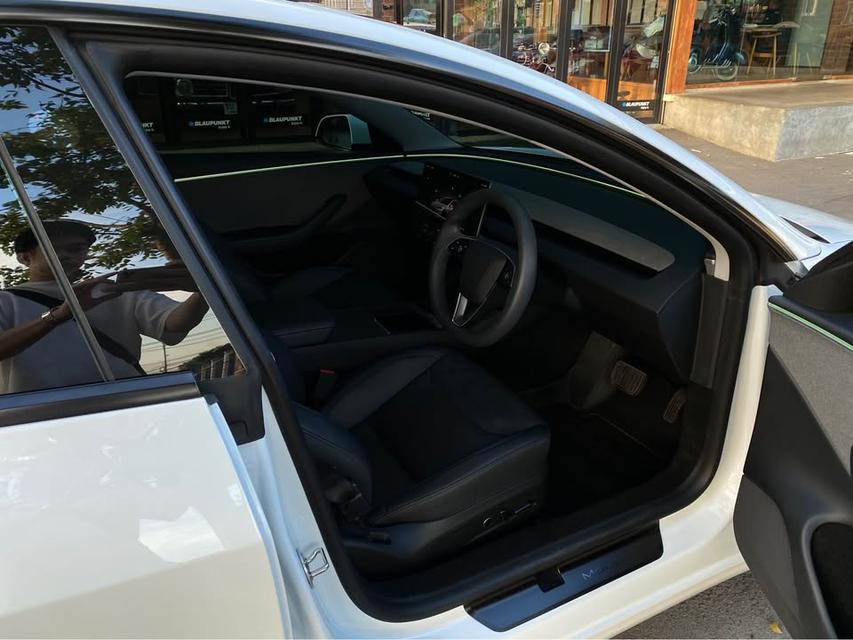 6 Tesla Model S สี WHITE สวยมาก 8