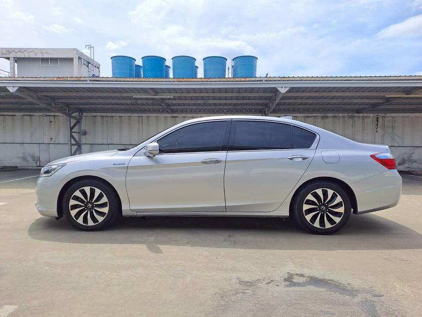 HONDA ACCORD G9 2.0 HYBRID ปี2014 สีเทา รถสภาพสวยเดิมๆไม่เคยมีอุบัติเหตุเข้าศูนย์ตลอด ประวัติดี