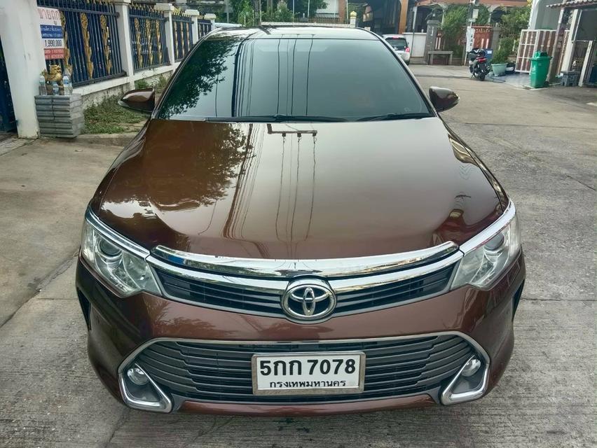 Toyota #Camry 2.0G D4S 2016 MNC เครื่อง D4S  เกียร์ ออโต้ มือเดียวป้ายแดง เข้าศูนย์ทุกระยะ  สีน้ำตาลรถจริงสวยกว่าในรูป✌(ไมล์166,432โล)  💸เสนอราคาเพีย