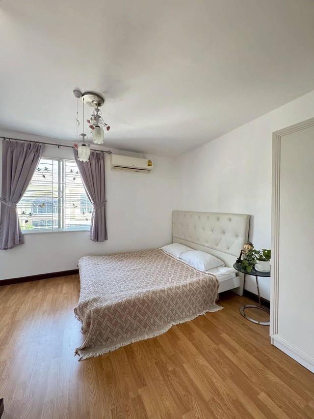 ให้เช่าทาวเฮ้าส์ 2 ชั้น หมู่บ้าน เดอะคัลเลอร์ ดอนเมือง-สรงประภา ใกล้สนามบินดอนเมือง,เมืองเอก,ม.รังสิต,ฟิวเจอร์ มีเฟอร์และเครื่องใช้ไฟฟ้าพร้อมอยู่ ราคา 5