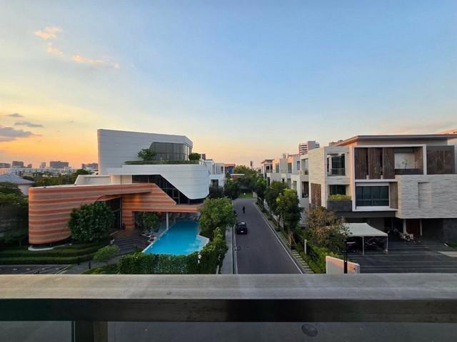 ให้เช่า ขาย บ้านวิลล่าหรู 3 ชั้น Modern Luxury The Gentry พัฒนาการ 2 ซอยพัฒนาการ 32 เชื่อมต่อทองหล่อ-เอกมัย 15